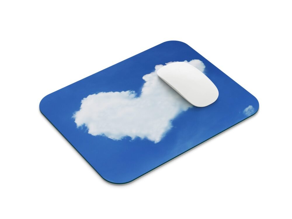 szív alakú felhős egérpad 001