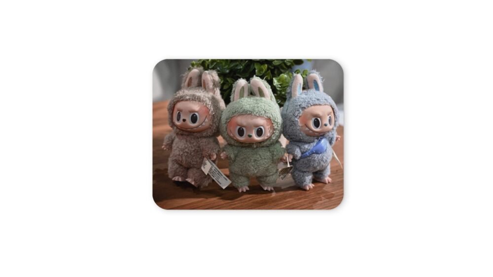 nyuszi jelmezben játékfigurás egérpad 004